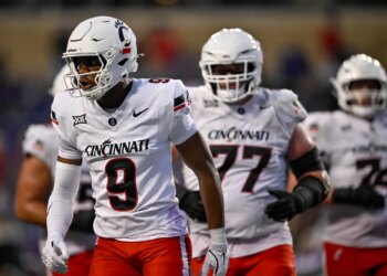 DraftKings promo: Bet $5 and get $200 in bonus bets for Navy vs. Cincinnati in Liberty Bowl