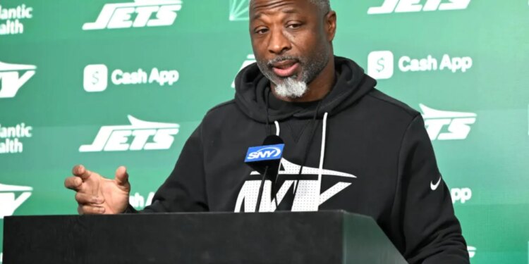 Aaron Glenn must look in mirror before hiring Jets' defensive coordinator