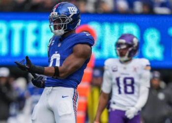 New York Giants outside linebacker Brian Burns (0) reacting during a football game.