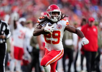 Bet and get up to $2,000 in FanCash for Chiefs vs. Texans