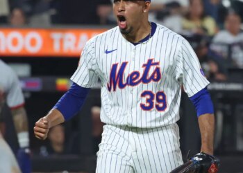 New York Mets pitcher Edwin Díaz (39) reacts to closing the ninth inning when the New York Mets played the Cleveland Guardians Monday, August 4, 2025 at Citi Field in Queens, NY.