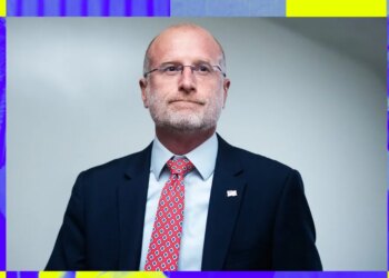 Brendan Carr is a dummy