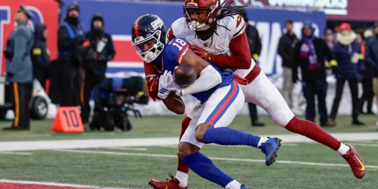 Darius Slayton drops a touchdown pass in the Giants' loss to the Commanders on Dec. 14, 2025.