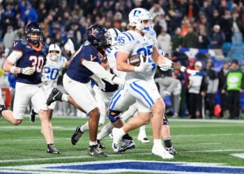 Jeremiah Hasley makes a 1-yard touchdown catch in overtime to lead Duke to a 27-20 win over Virginia in the ACC Championship on Dec. 6, 2025.