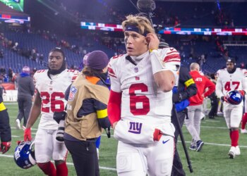 Giants Week 13 report card: New defensive coordinator flops