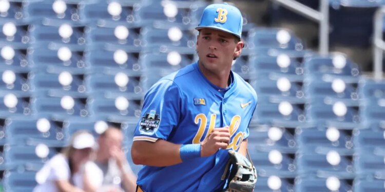 UCLA shortstop Roch Cholowsky