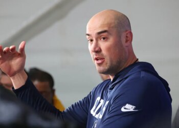 Mike Kafka talks to reporters at Giants practice on Dec. 31, 2025 ahead of season finale against Cowboys.