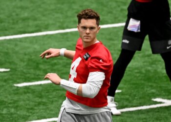 Jets quarterback Brady Cook (4) stretches at practice in Florham Park, NJ.