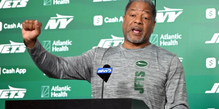 Jets defensive coordinator Steve Wilks speaking to media.