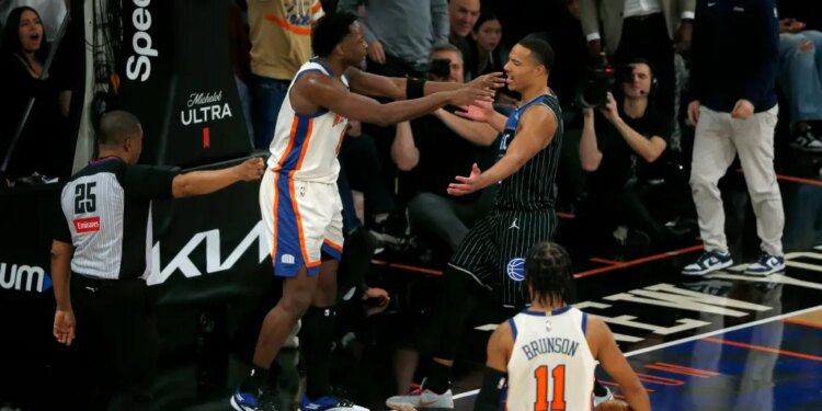 New York Knicks forward OG Anunoby and Orlando Magic guard Desmond Bane in an altercation.