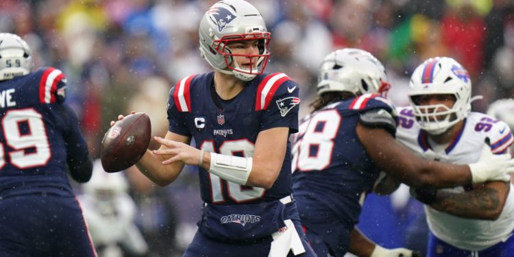 New England Patriots quarterback Drake Maye (10) passes the ball against the Buffalo Bills.