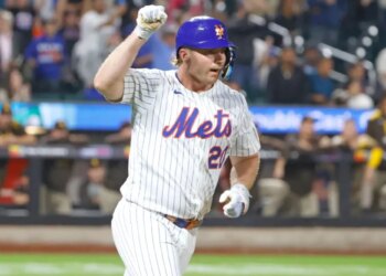 Pete Alonso driving to MLB Winter Meetings to meet with teams