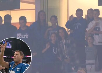Philip Rivers’ massive family supports him in first Colts home game after NFL return