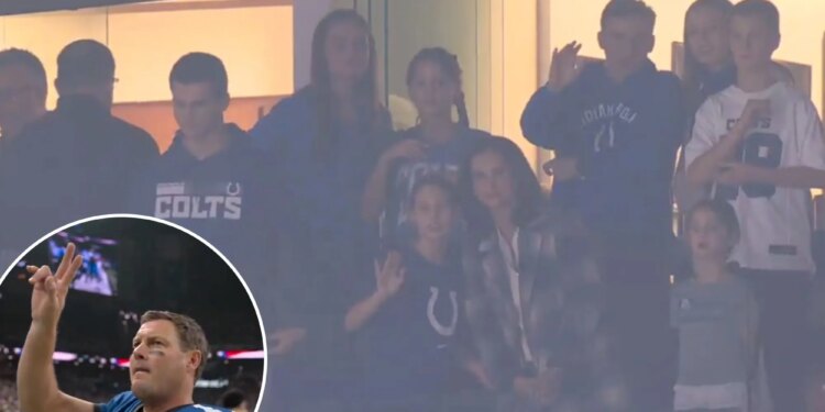 Philip Rivers’ massive family supports him in first Colts home game after NFL return