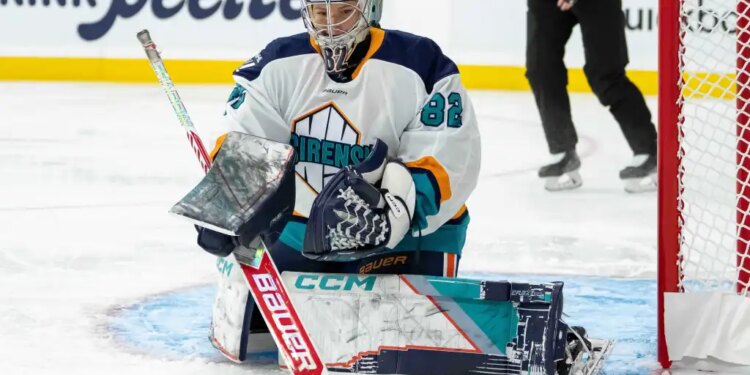 Sirens goalie Kayle Osborne, making a stop during a loss to the Goldeneyes earlier in the season, had 19 saves in their loss to the Fleet on Dec. 17, 2025.
