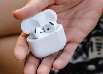The Apple Airpods 4 with ANC are at their lowest price