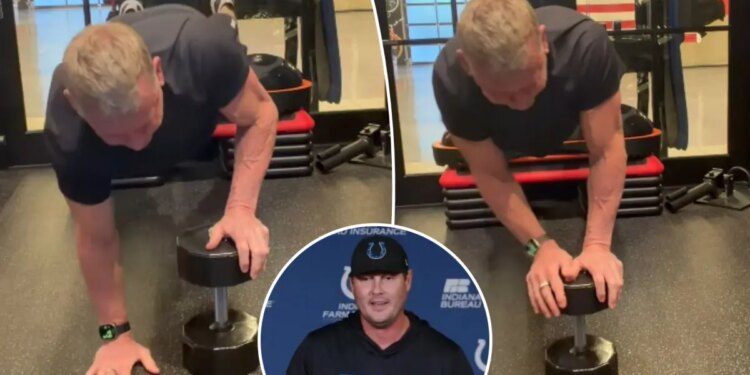 Troy Aikman shows off insane workout as he piggybacks off Philip Rivers return