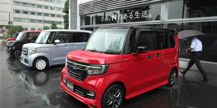 Trump invites ‘cute’ Japanese kei trucks to come to America