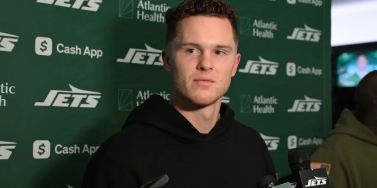 Jets quarterback Brady Cook (4) speaks to the media after practice in Florham Park, NJ.