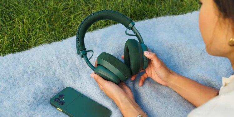 You can put the best part of Fairphone’s new headphones into the originals