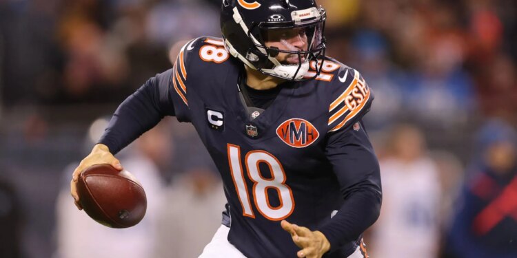 theScore Bet bonus code NPNEWS: Bet $10, get $100 in bonus bets for Bears vs. Packers