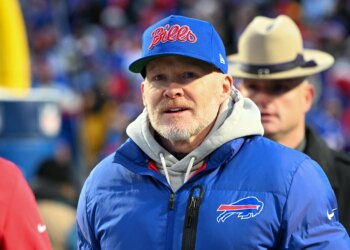 DraftKings promo: Bet $5 and get $300 in bonus bets for Bills vs. Broncos or 49ers vs. Seahawks