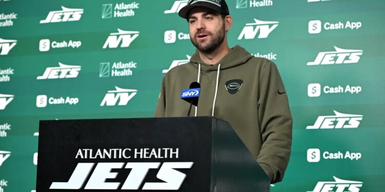 Jets offensive coordinator Tanner Engstrand during a media session on Jan. 1, 2026.