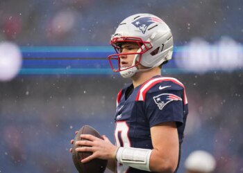 Bet $10, get $100 in bonus bets for Broncos vs. Patriots