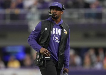 Minnesota Vikings defensive coordinator Brian Flores looks on against the Green Bay Packers during the fourth quarter at U.S. Bank Stadium.