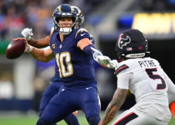 Chargers' Justin Herbert has to find his way in playoffs