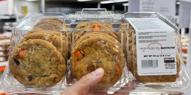 "Peanut butter lovers, this one's for you," Costco wrote in an Instagram post this week. "The new Peanut Butter Monster Cookies are at the Costco Bakery!"