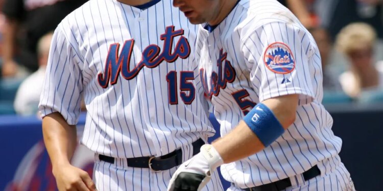 Mets players David Wright and Carlos Beltran after Wright's 2-run home run.