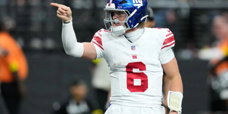 DraftKings promo: Bet $5 and get $200 in bonus bets for Giants vs. Cowboys