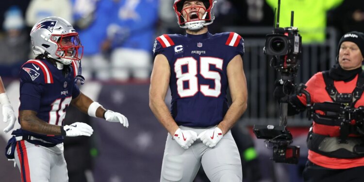 Get a 100% deposit match up to $100 + free pick for the Big Game