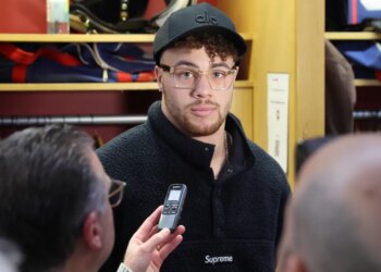 Theo Johnson speaks to reporters at Giants breakup day on Jan. 5, 2026.