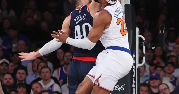 New York Knicks forward Guerschon Yabusele #28, driving to the basket as LA Clippers center Ivica Zubac #40, defends in the 4th quarter.