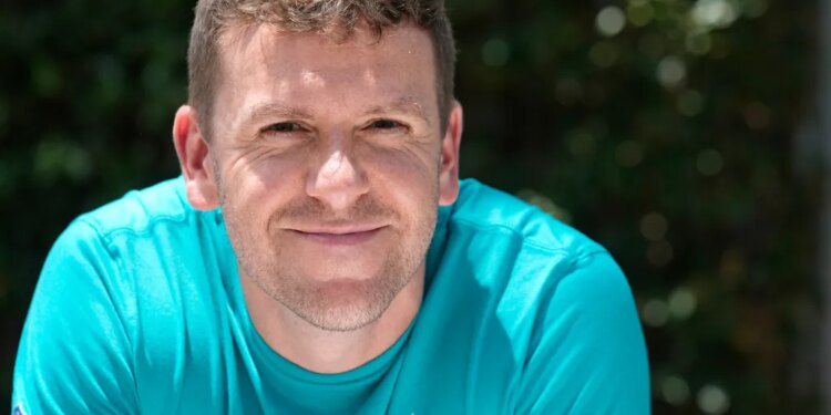 The Jets are hiring Dolphins pass game coordinator Brian Duker as their new defensive coordinator.