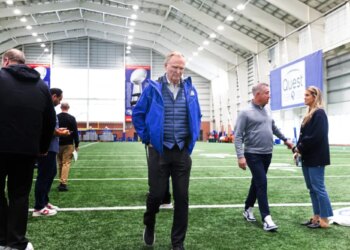 John Mara's cancer fight has made this Giants season different