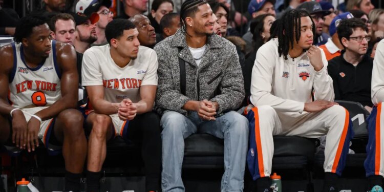 New York Knicks guard Josh Hart (3) looks on from the bench during the first half against the Phoenix Suns at Madison Square Garden.