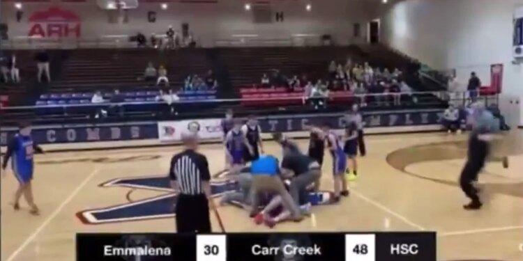 A Kentucky middle school game descended into chaos.
