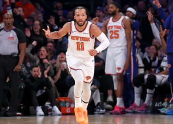 Knicks destroy Nets in historic laugher to snap losing skid