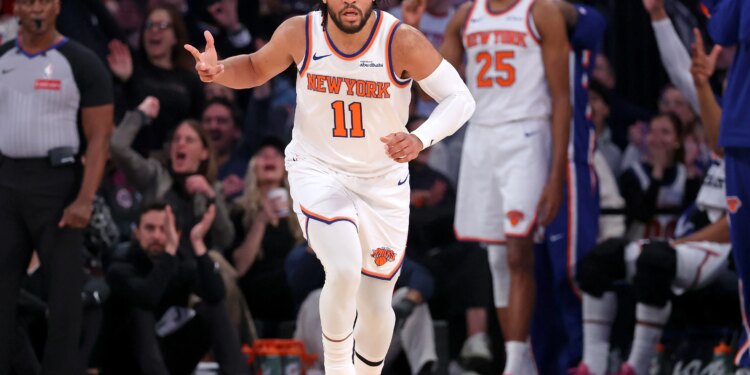 Knicks destroy Nets in historic laugher to snap losing skid