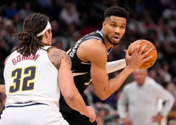 Knicks shouldn't give into their Giannis Antetokounmpo temptation