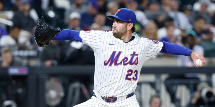 New York Mets pitcher David Peterson throwing a pitch.