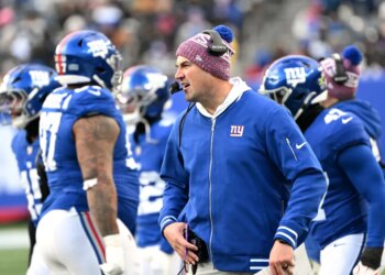 Giants head coach Mike Kafka on the sideline during a game.