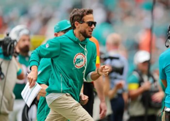 Miami Dolphins head coach Mike McDaniel looks on during the second quarter against the Cincinnati Bengals at Hard Rock Stadium.