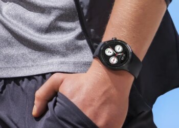 Motorola’s latest smartwatch promises 13-day battery life and Polar-powered health tracking