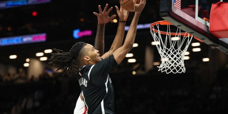 Ziaire Williams, going up for a layup during the Nets' loss to the Rockets on Jan. 1, 2026, has been playing better since being benched in the final two games of 2025.