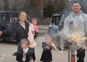 Patrick Mahomes gives behind-the-scenes look at rehab in NYE post