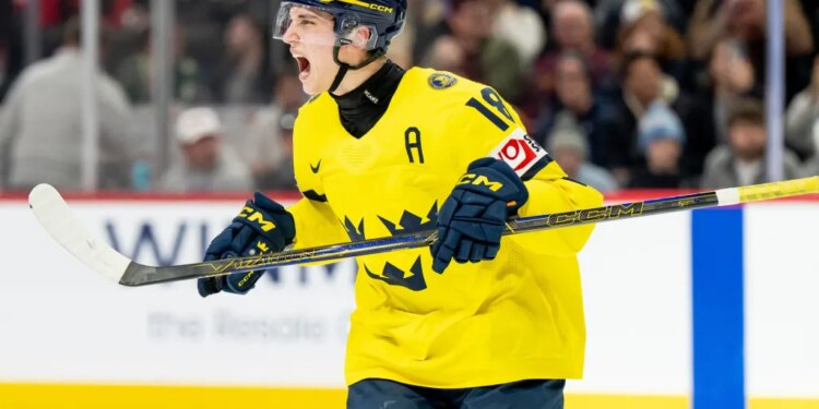 Islanders prospect Victor Eklund celebrates after scoring a goal for Sweden in their 4-2 win over Czech Republic during the gold medal game in the 2026 World Junior Championship on Jan. 5, 2026.